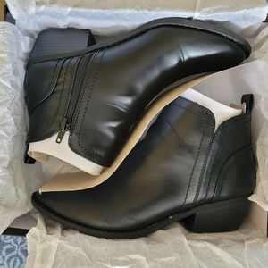 G by Guess Tammie Black Booties Size 8
